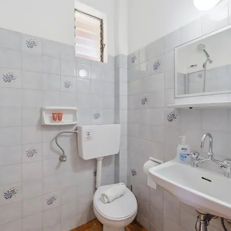 Alexandra 12 * Lefkímmi