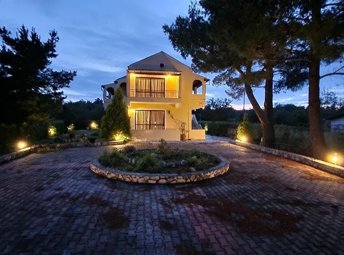 Alexandra 12 לפקימי